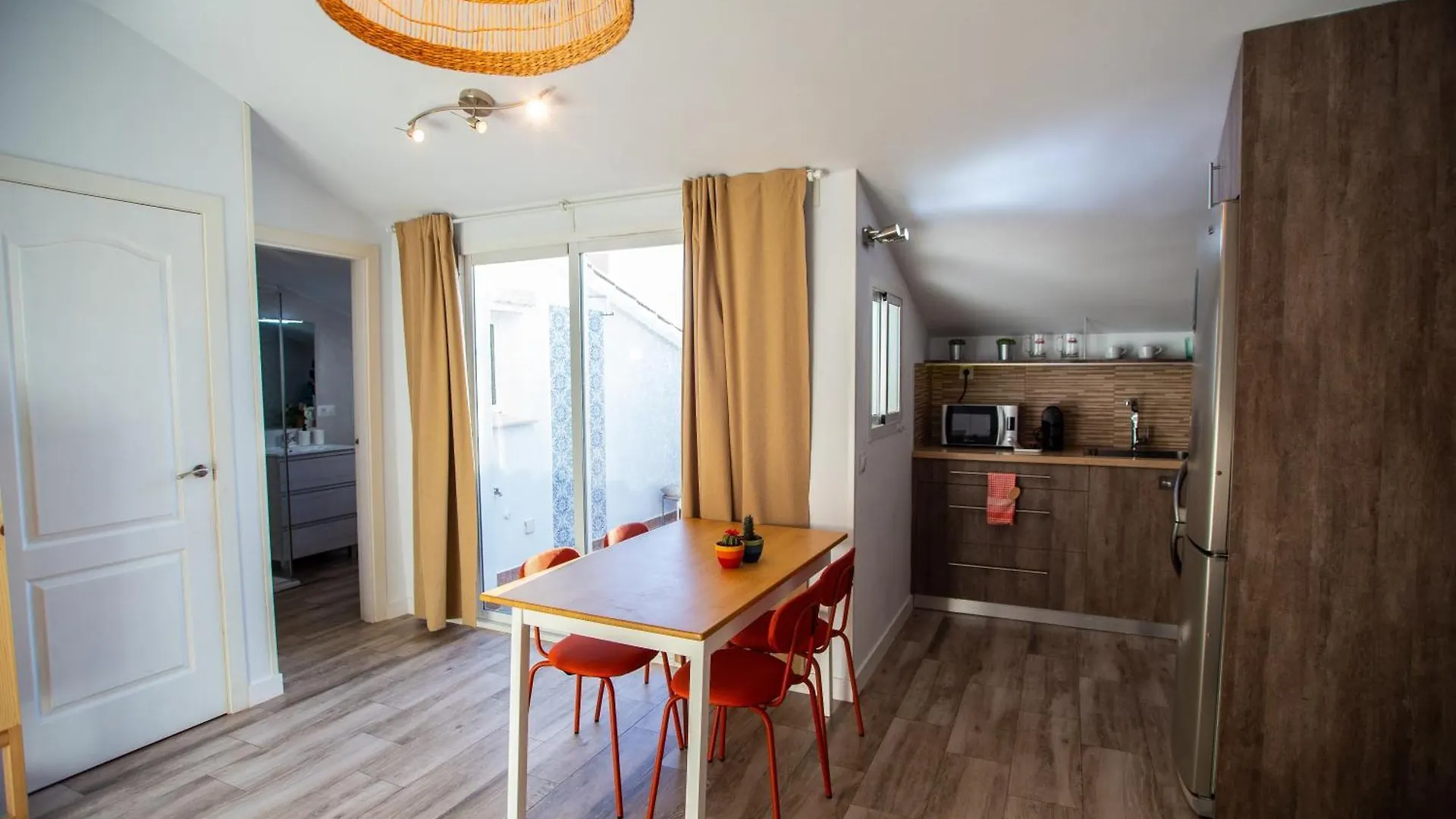 Apartamento Benalhome - Tu Hogar Con Terraza Y Ducha Exterior Benalmádena España
