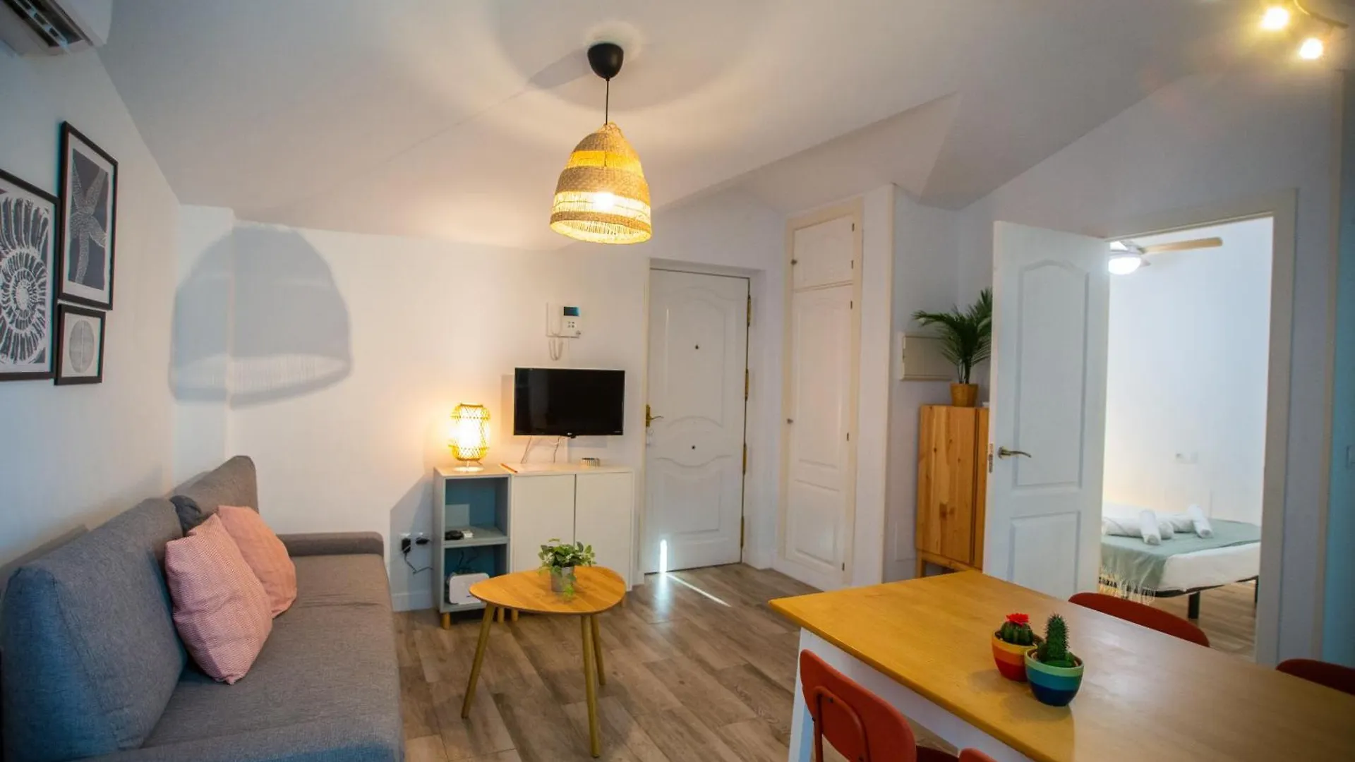 Benalhome - Tu Hogar Con Terraza Y Ducha Exterior Benalmádena 0*,  España