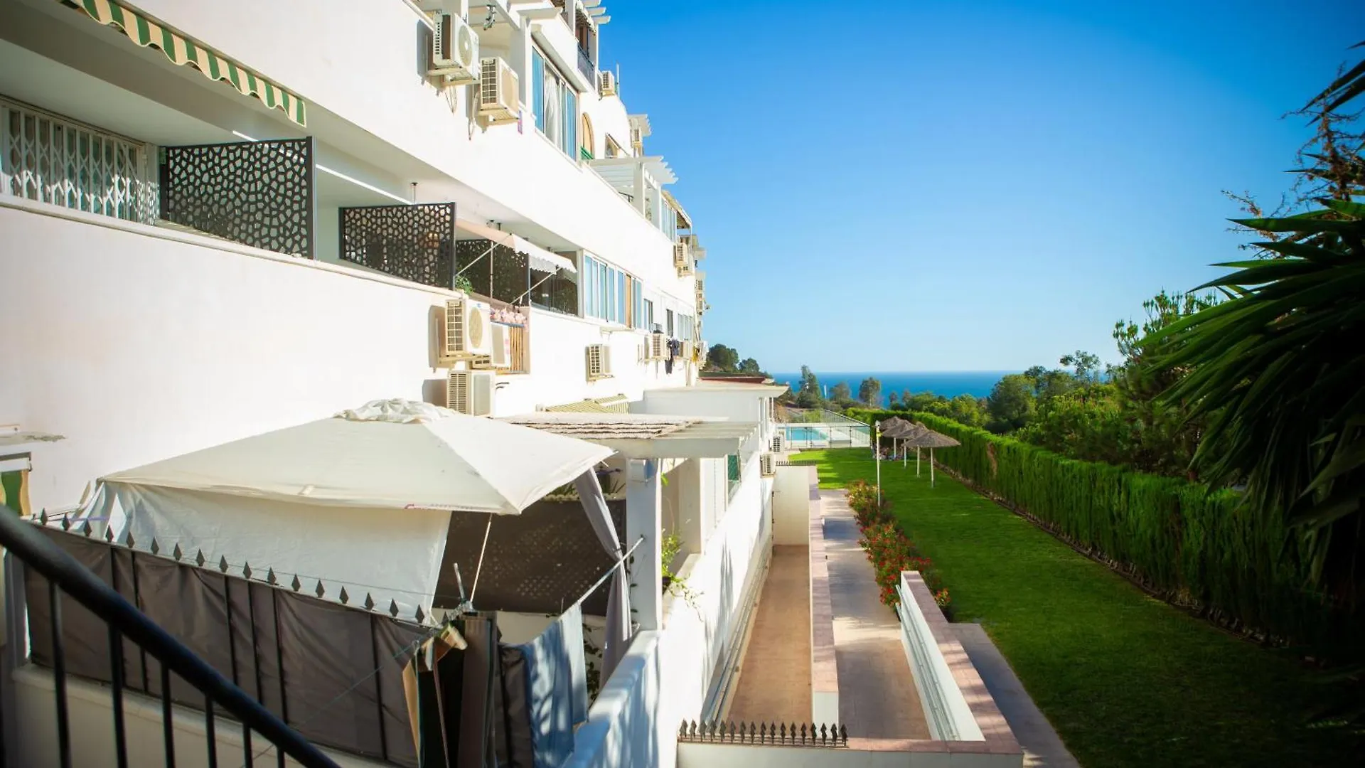 Benalhome - Tu Hogar Con Terraza Y Ducha Exterior Benalmádena 0*,