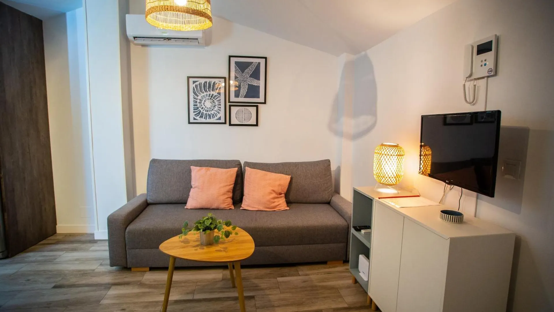 Benalhome - Tu Hogar Con Terraza Y Ducha Exterior Benalmádena Lejlighed